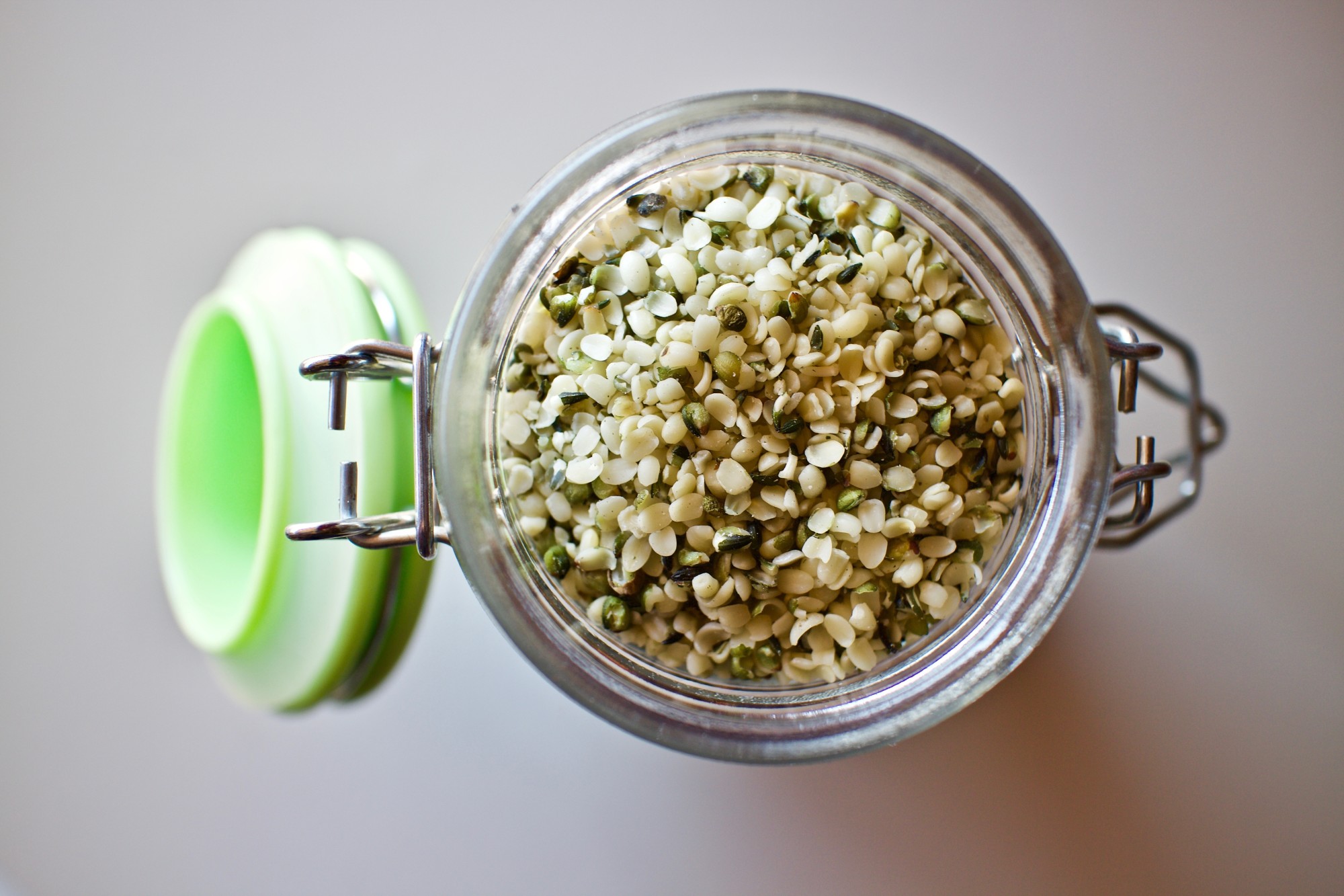 7 Seriously Good Hemp Seeds Benefits and Nutritional Facts
